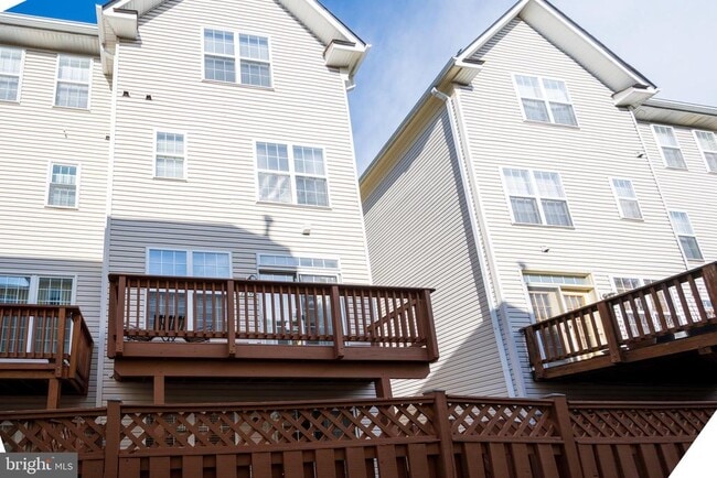 Photo - 170 Barrett Pl