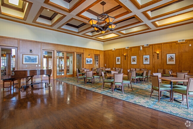 Sala comunitaria - Mariposa River Bend 55+ Apartment Homes