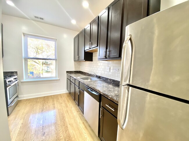 1012 W Sunnyside Ave Unit 2