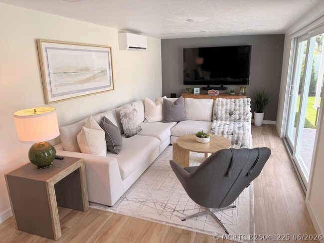 541 Ibis Dr