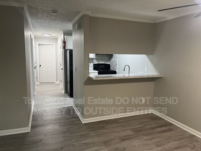 Photo - 5853 Century Oaks Dr