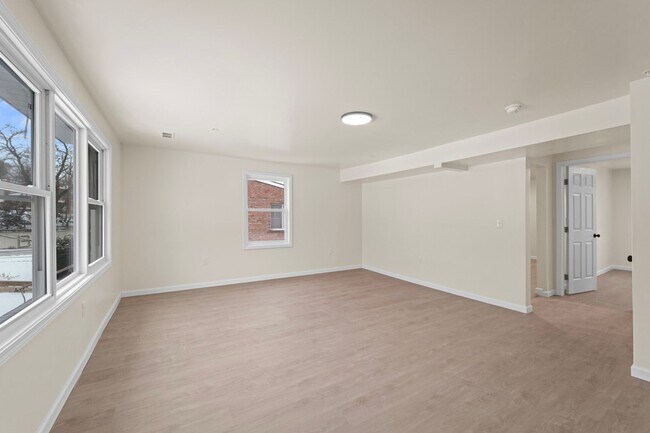 Photo - 2616 Shawhan Ave Unidad 2