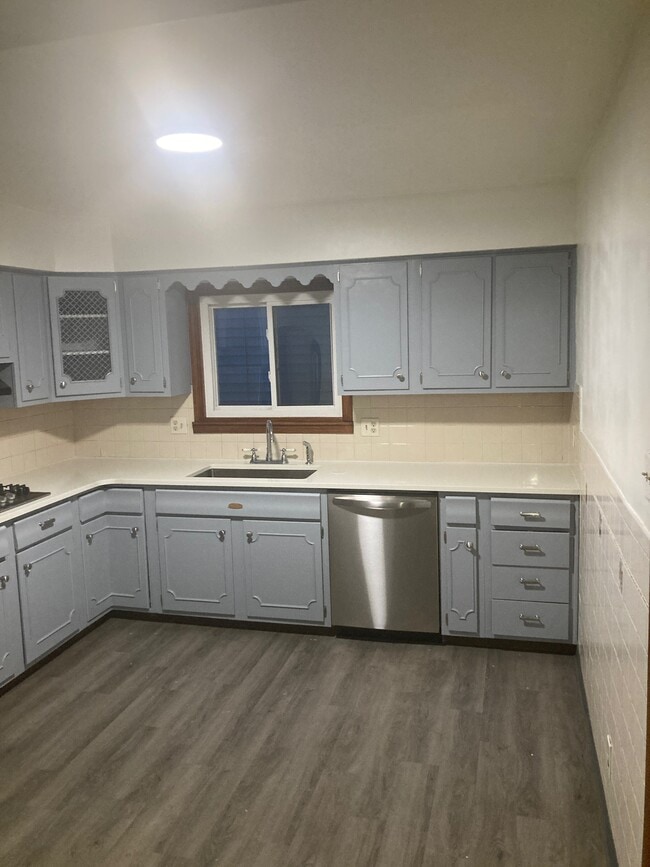165 Colvin Ave Unit Lower