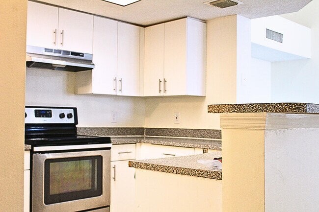 Photo - 5065 Wiles Rd Unit 307