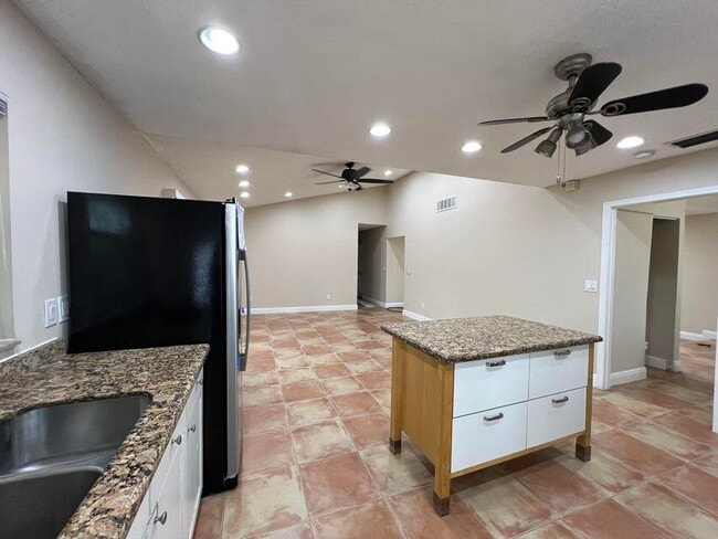 Photo - 5170 2nd Rd