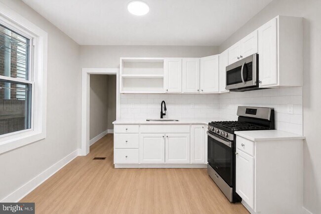 Photo - 231 E Phil Ellena St
