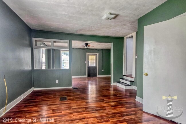 Photo - 202-204 S Chestnut St - 204