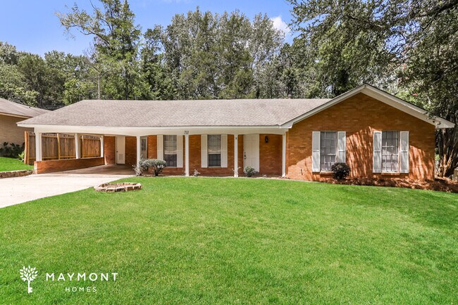 3 Bedroom, 2 Bath in Clinton - 3 Bedroom, 2 Bath in Clinton