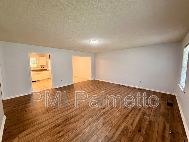 Photo - 119 Chatham Forest Cir