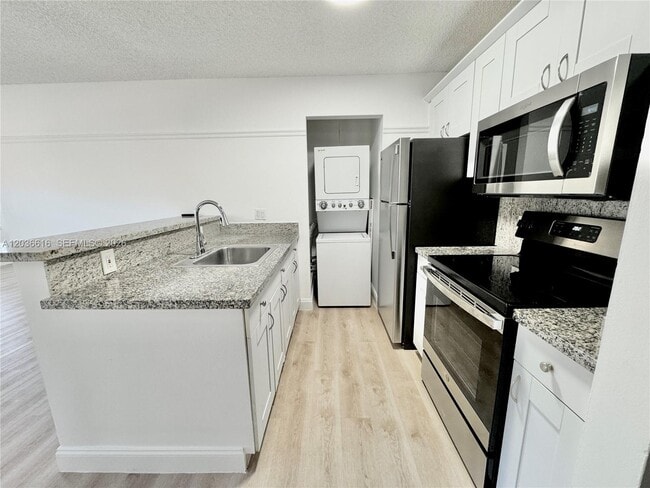 Photo - 4581 W McNab Rd Unidad 12