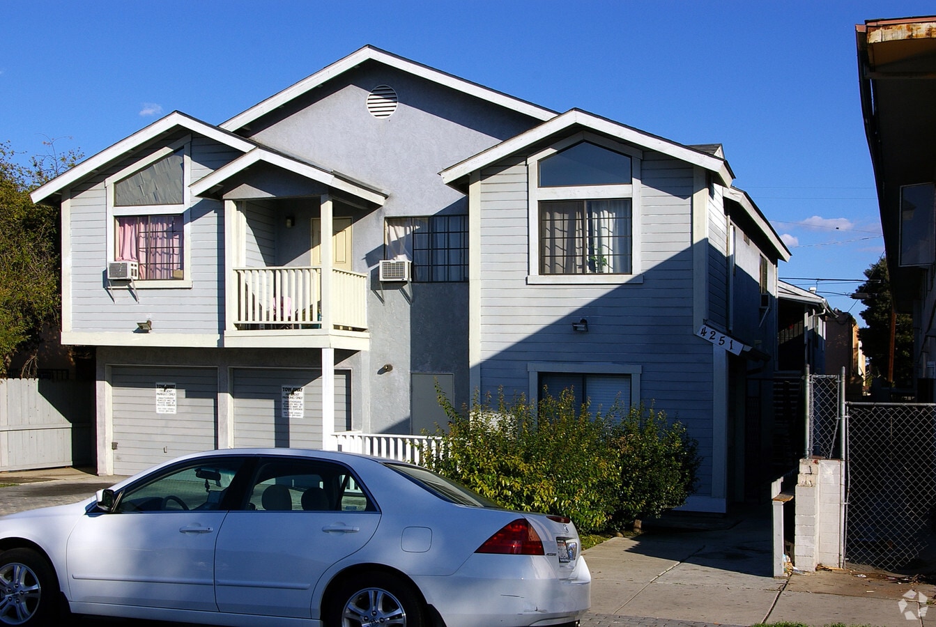 723 W. 11th St. - 723 W. 11th St.