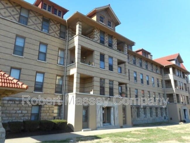 Building Photo - 2014 Cherokee Pkwy Unit K