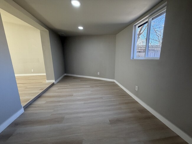 Photo - 404 Lowell Ln