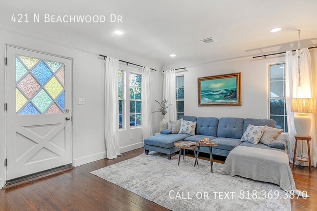 Photo - 421 N Beachwood Dr