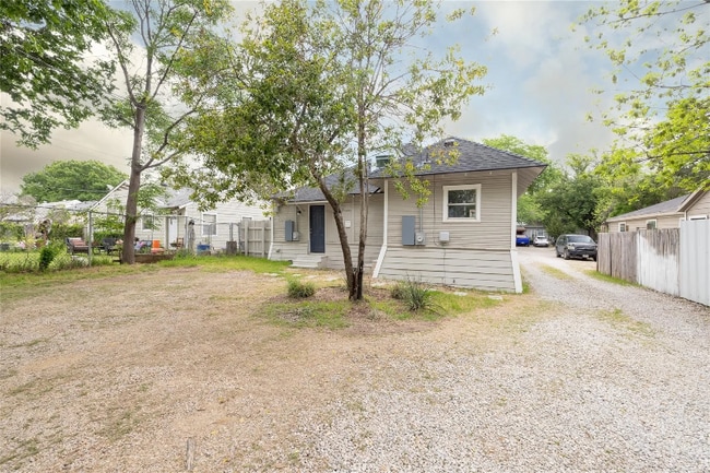 Photo - 23111 Gilford St