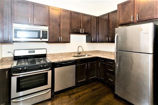 Photo - 1758 W Montrose Unit 2