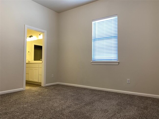 Photo - 4700 Enclave Ln