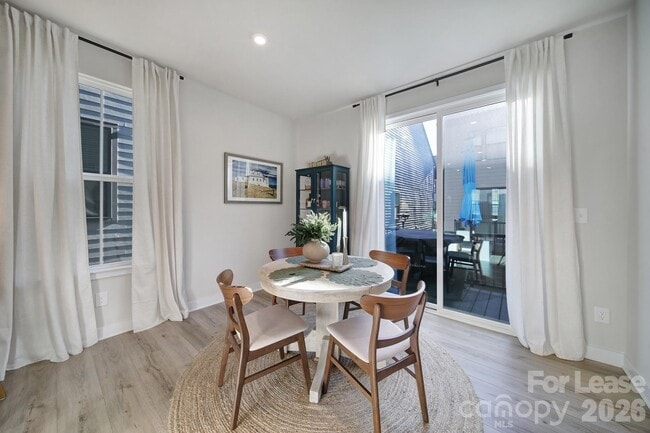 Photo - 6120 Station Crossing Ave