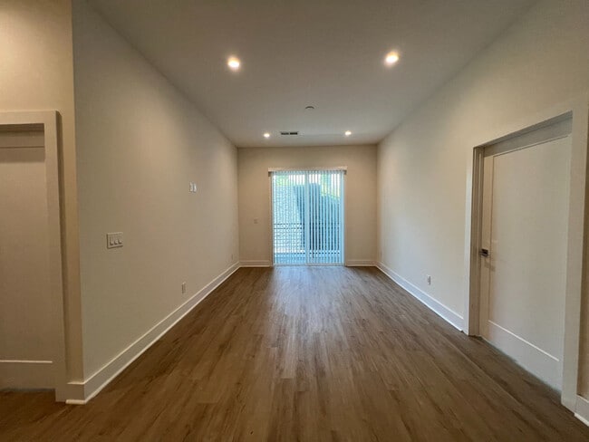 Photo - Room in Condo on Custer Ave SE