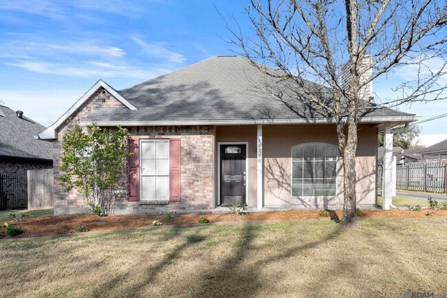 Building Photo - 18596 White Oak Dr