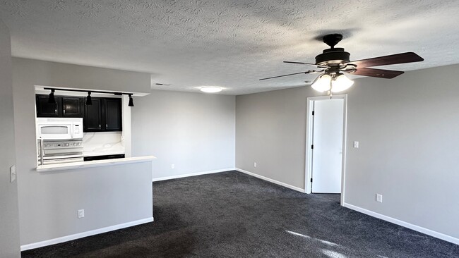 Photo - 8919 Eagleview Dr