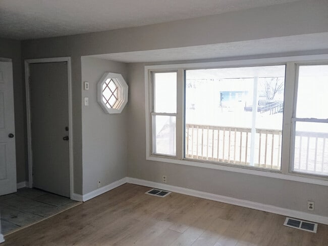 Photo - 2010 E Laurel St