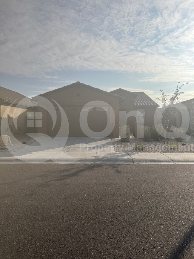 Building Photo - 8953 W Palo Verde Dr