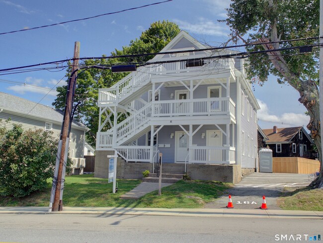 Building Photo - 16 Benham Rd Unit D