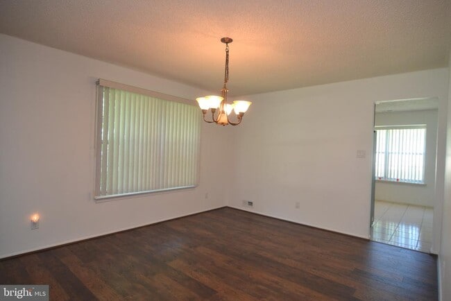 Photo - 4004 Adelaide Dr