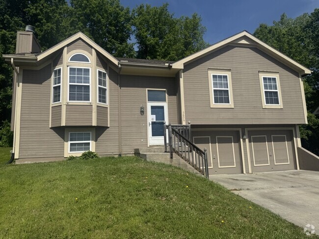 Building Photo - 5606 N Richmond Ave Rental