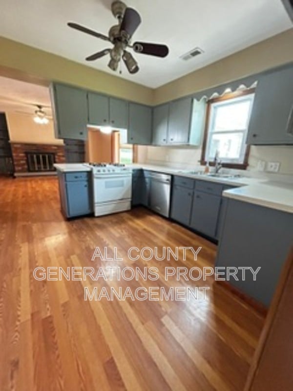 Photo - 2281 Weymouth Rd