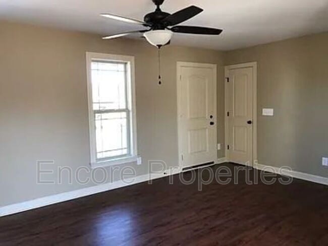 Photo - 21 Avalone Ct