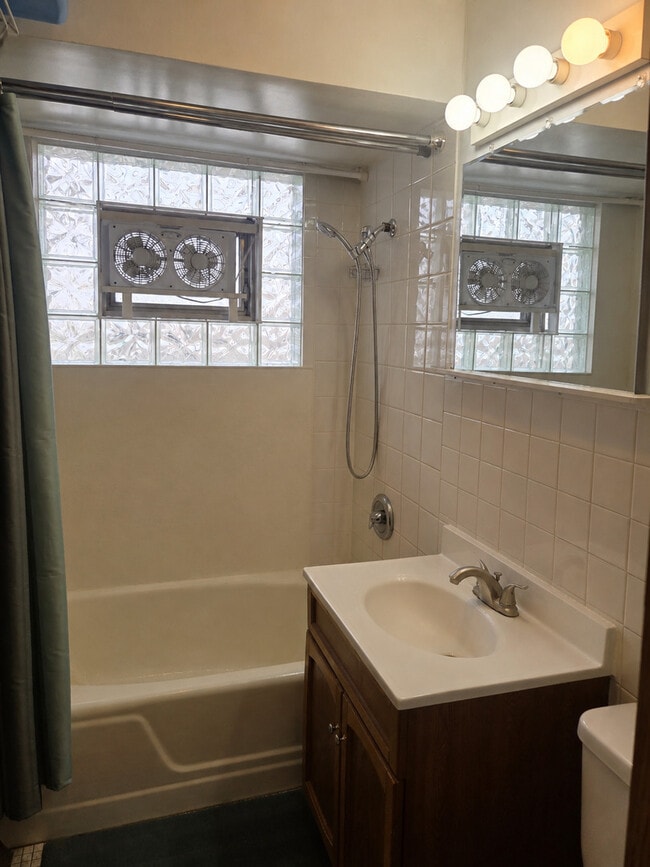 Photo - 6910 N Rosemary Ln