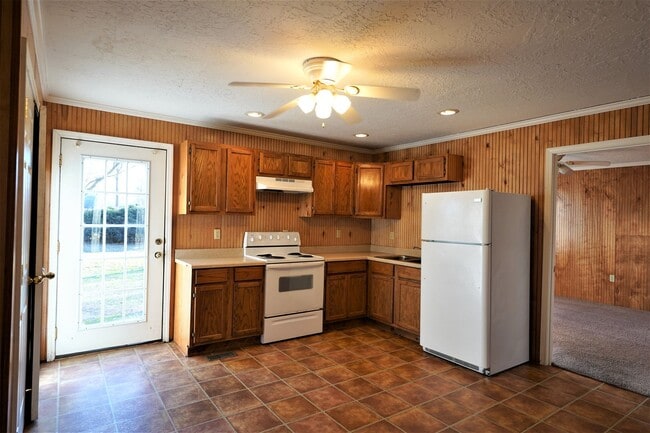 Photo - 4 Bed 2 Bath Home in Martin, TN *Remodeled* Fresh Paint & Flooring!