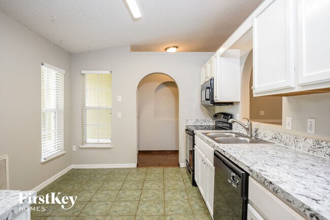 Photo - 3613 Stonefield Dr House