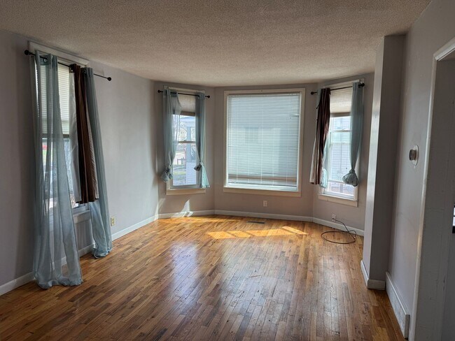 Photo - 317 9th Ave SE Unidad #1 Main floor