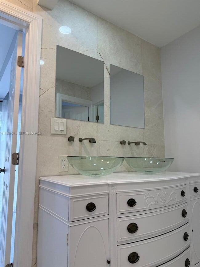 Photo - 1954 Thomas St