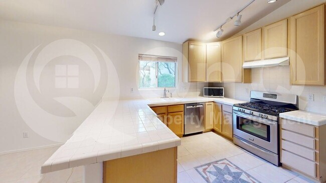 Photo - 144 E Mesquite Crest Pl