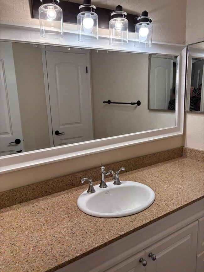 Photo - 2121 Hepburn St Unit 707