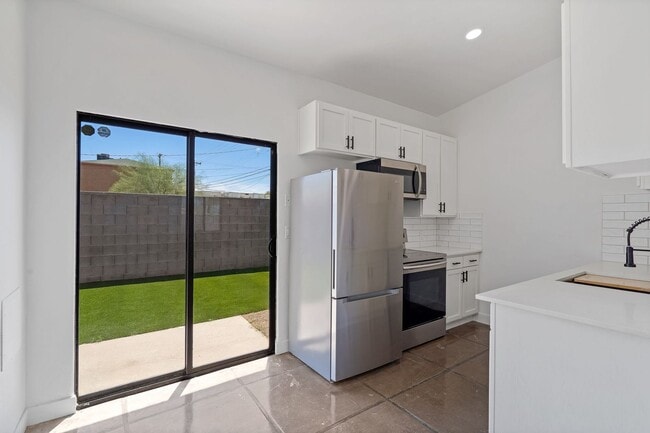 Photo - 620 E Lester St Unit 1