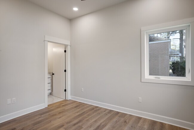 Photo - 306 W Taft St Unit B