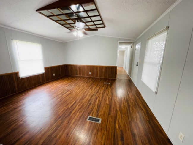 Photo - 33230 Walker Rd N