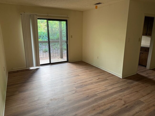Photo - Campus View Apt-Walking Distance to UGA!