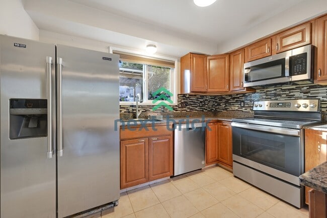 Photo - A Cozy 3 Bedroom and 2.5 Bathroom Property Unit Apt H1