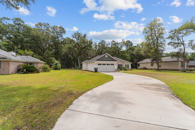 Photo - Comfort & Style Meet in This Beautiful 4 Bedroom Midway Home