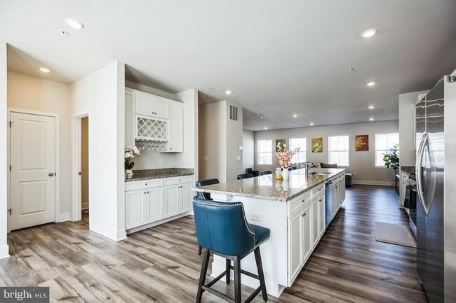 Photo - 4165 Brodie Pl