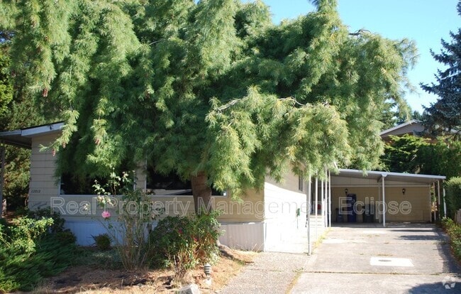 Building Photo - 12712 NE 190th St Rental