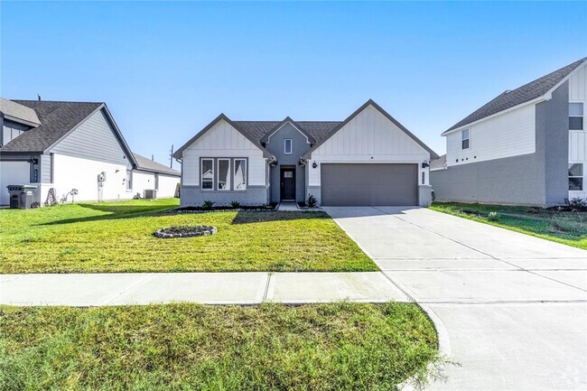 Building Photo - 13938 Red River Dr Rental