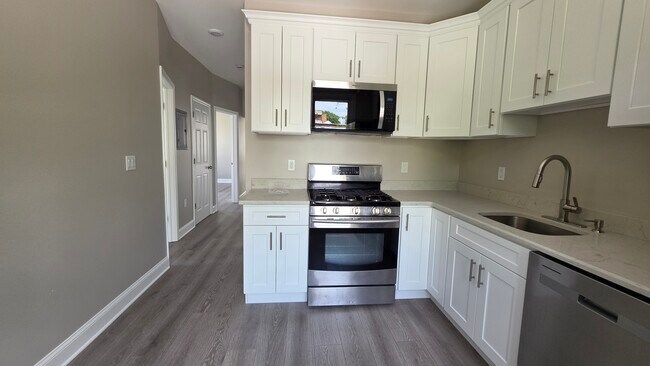 Photo - 218 Dwight St