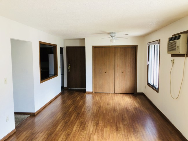 Entryway and dining area - 1575 11th Ave Apartamentos Unidad 3 bedroom 2 bathrooms